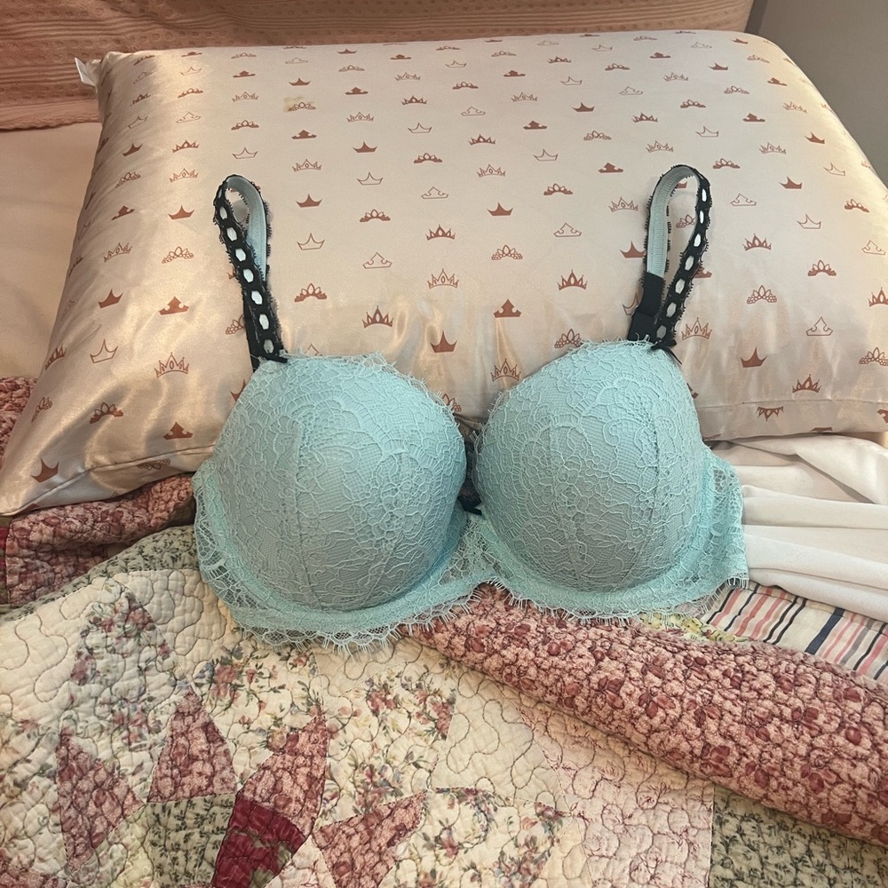 32DDD Victoria Secret Mint Bra